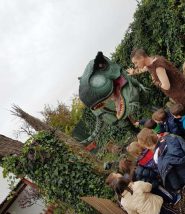 ¡Ven de excursión a Dinoaventura!